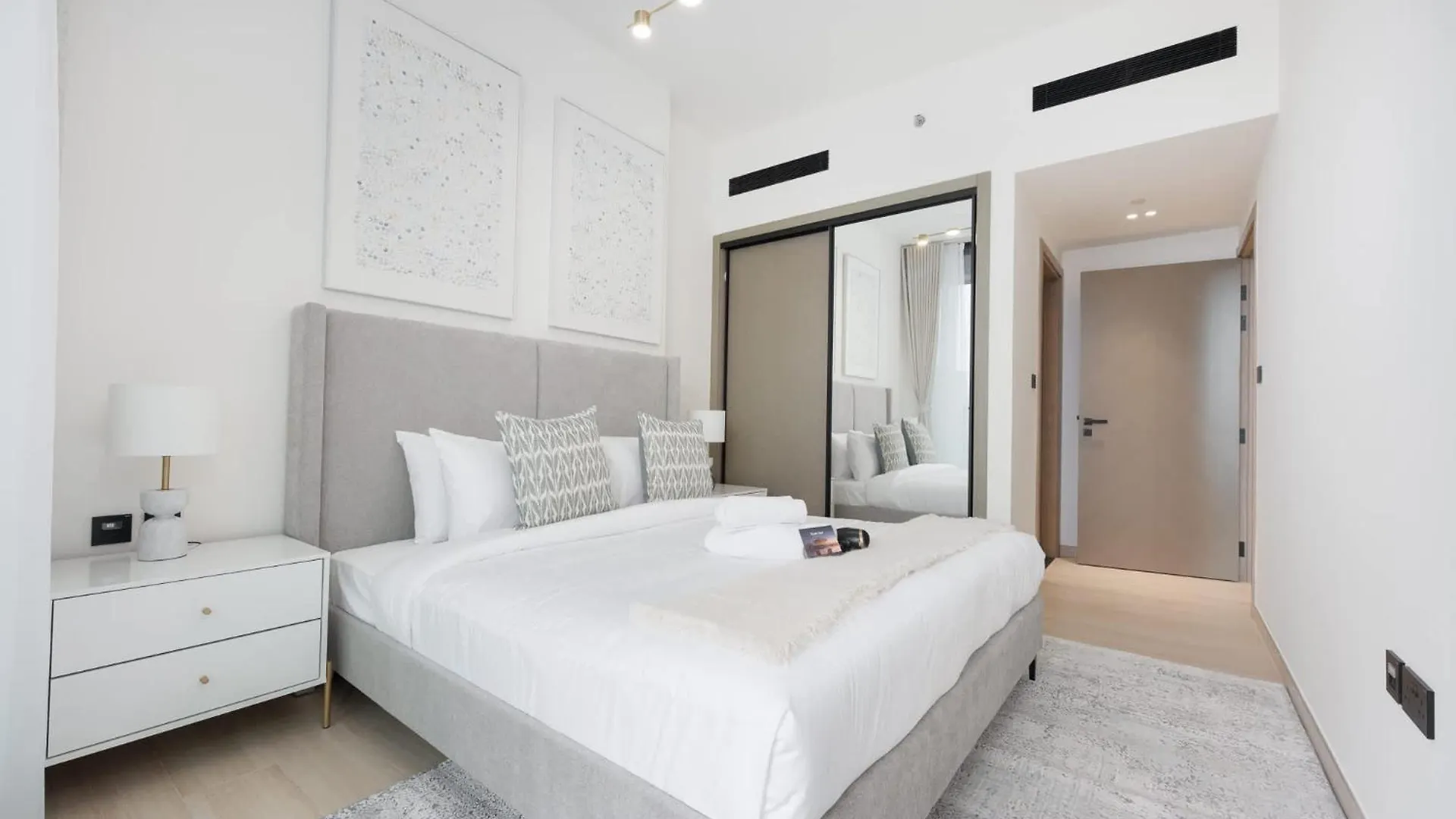 Lovely Apartment In Binghatti Corner That Sleeps 4 Dubai 0*,  Verenigde Arabische Emiraten