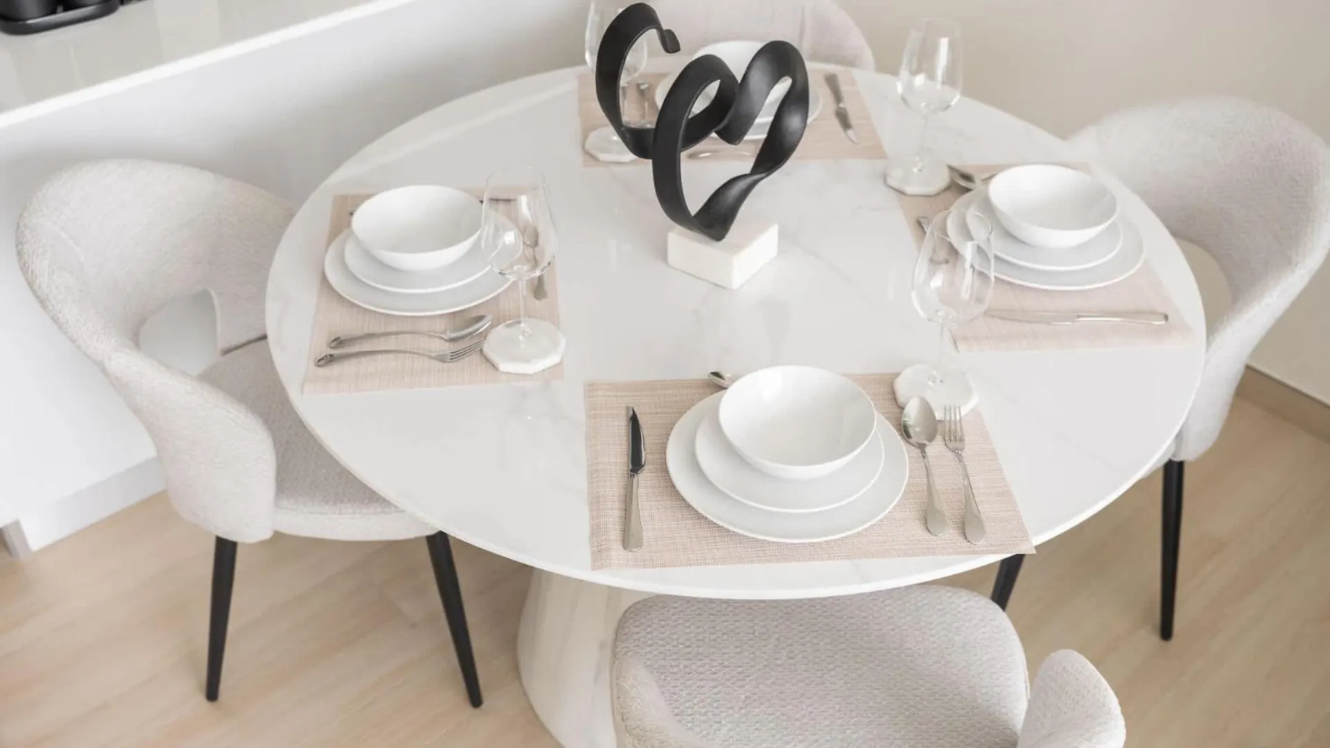 Lovely Apartment In Binghatti Corner That Sleeps 4 Dubai United Arab Emirates