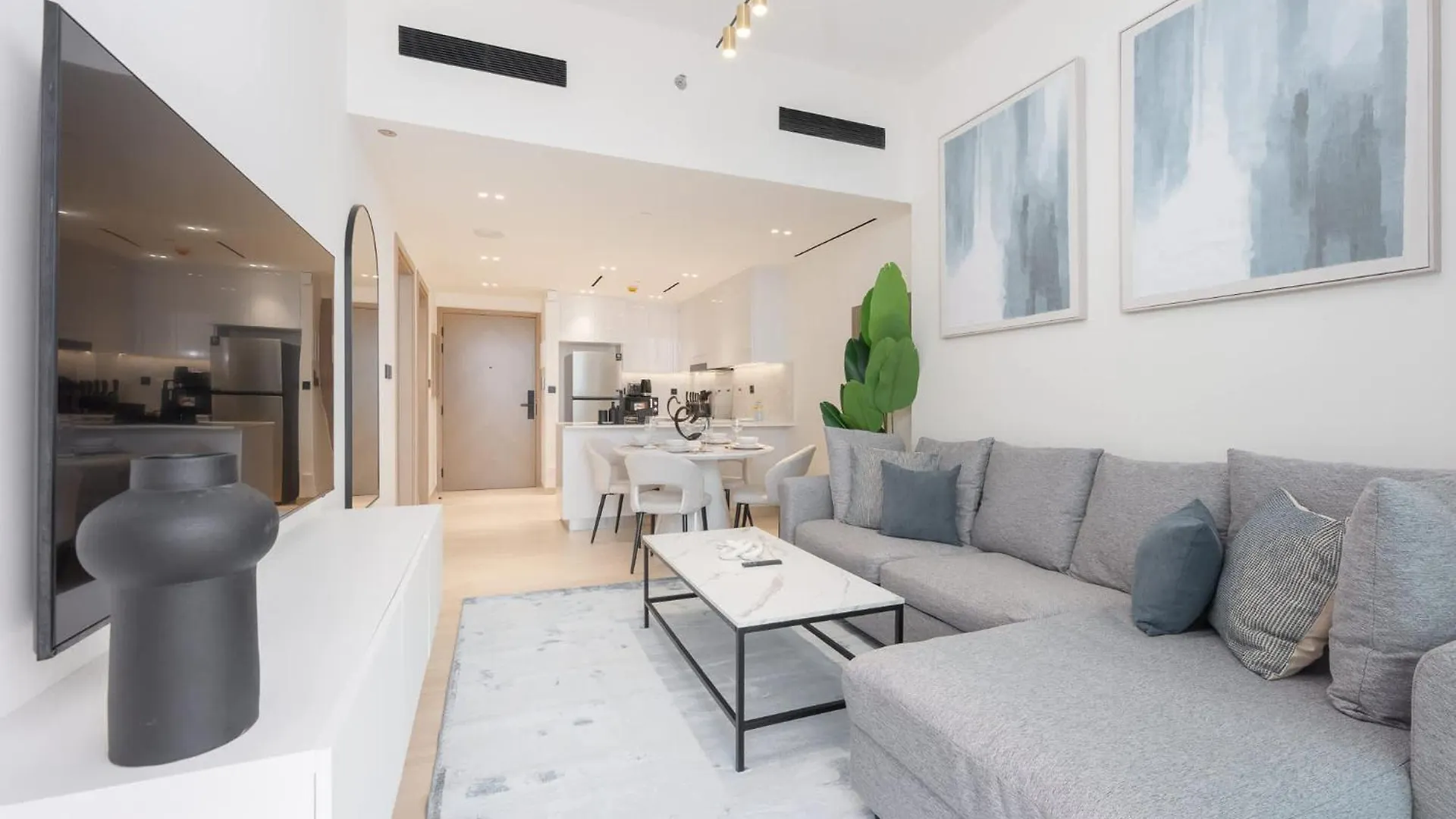 Lovely Apartment In Binghatti Corner That Sleeps 4 Dubai