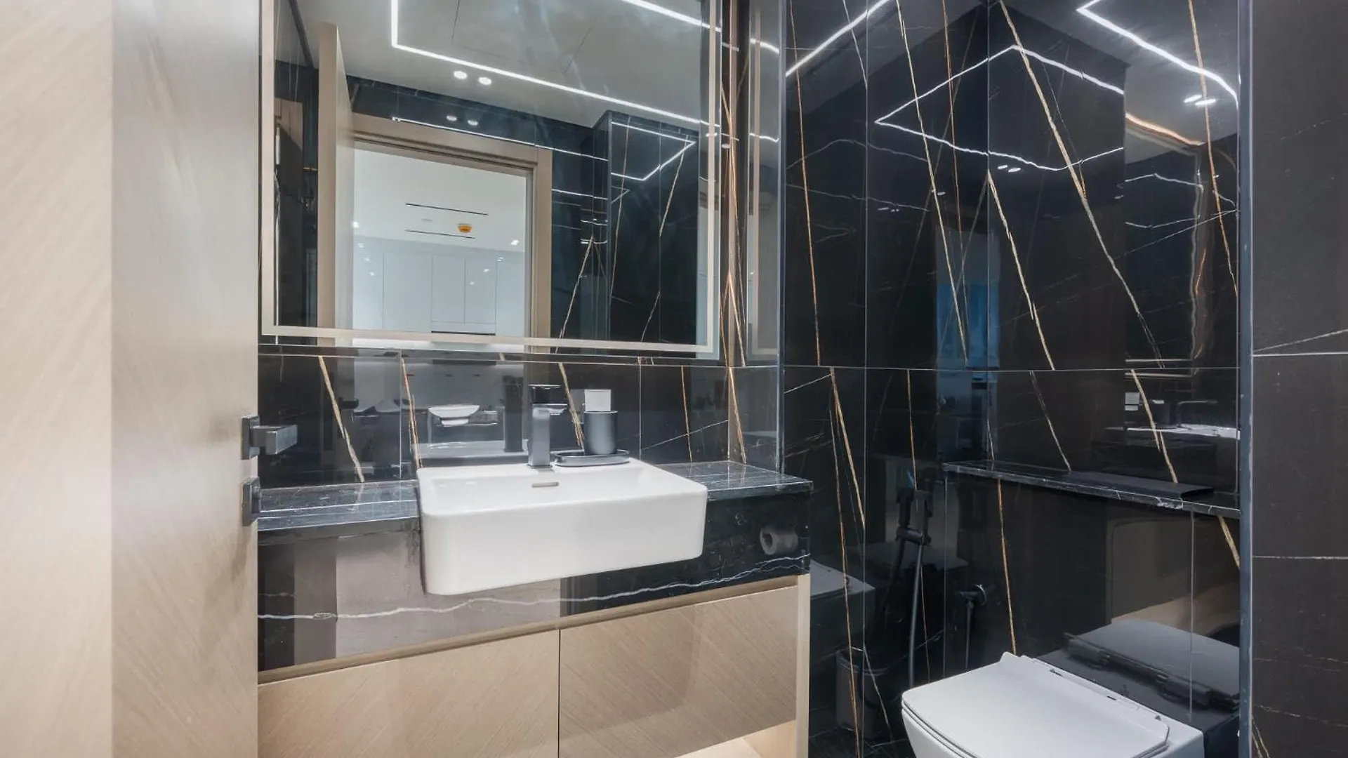 Lovely Apartment In Binghatti Corner That Sleeps 4 Dubai