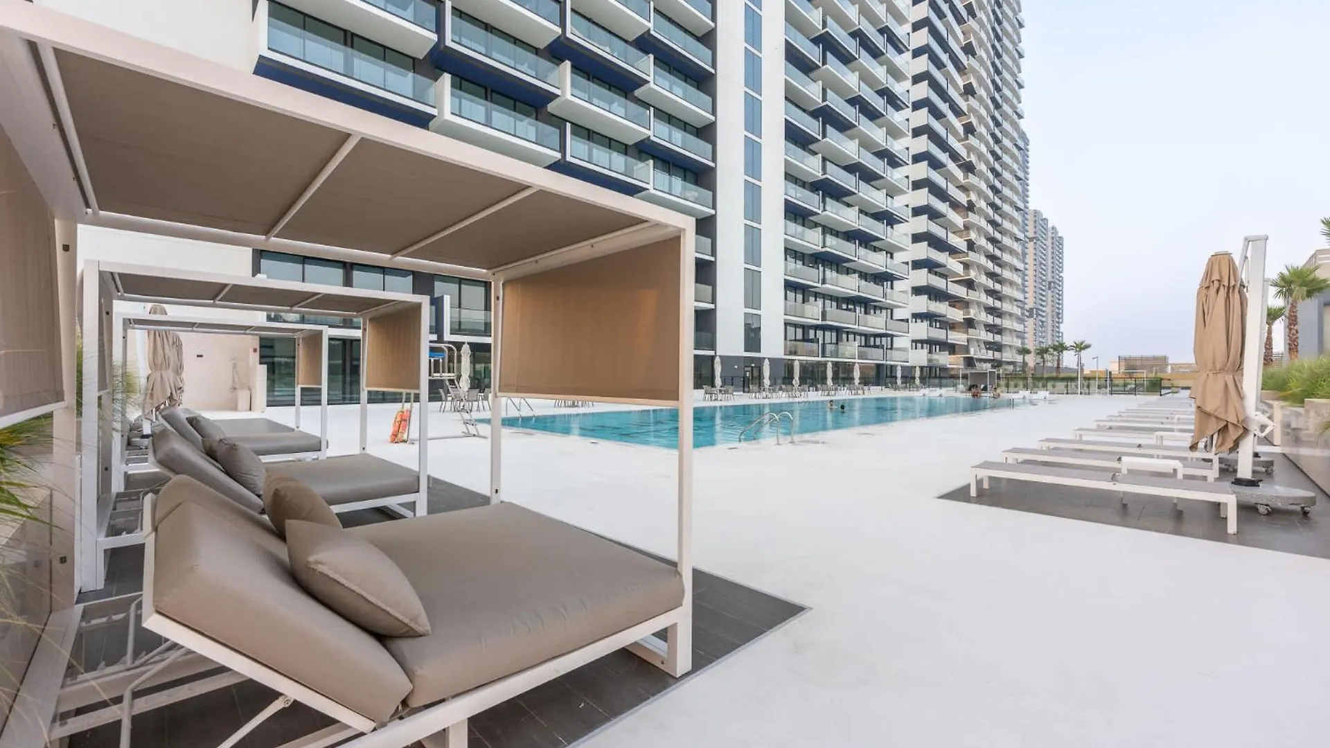 Lovely Apartment In Binghatti Corner That Sleeps 4 Dubai